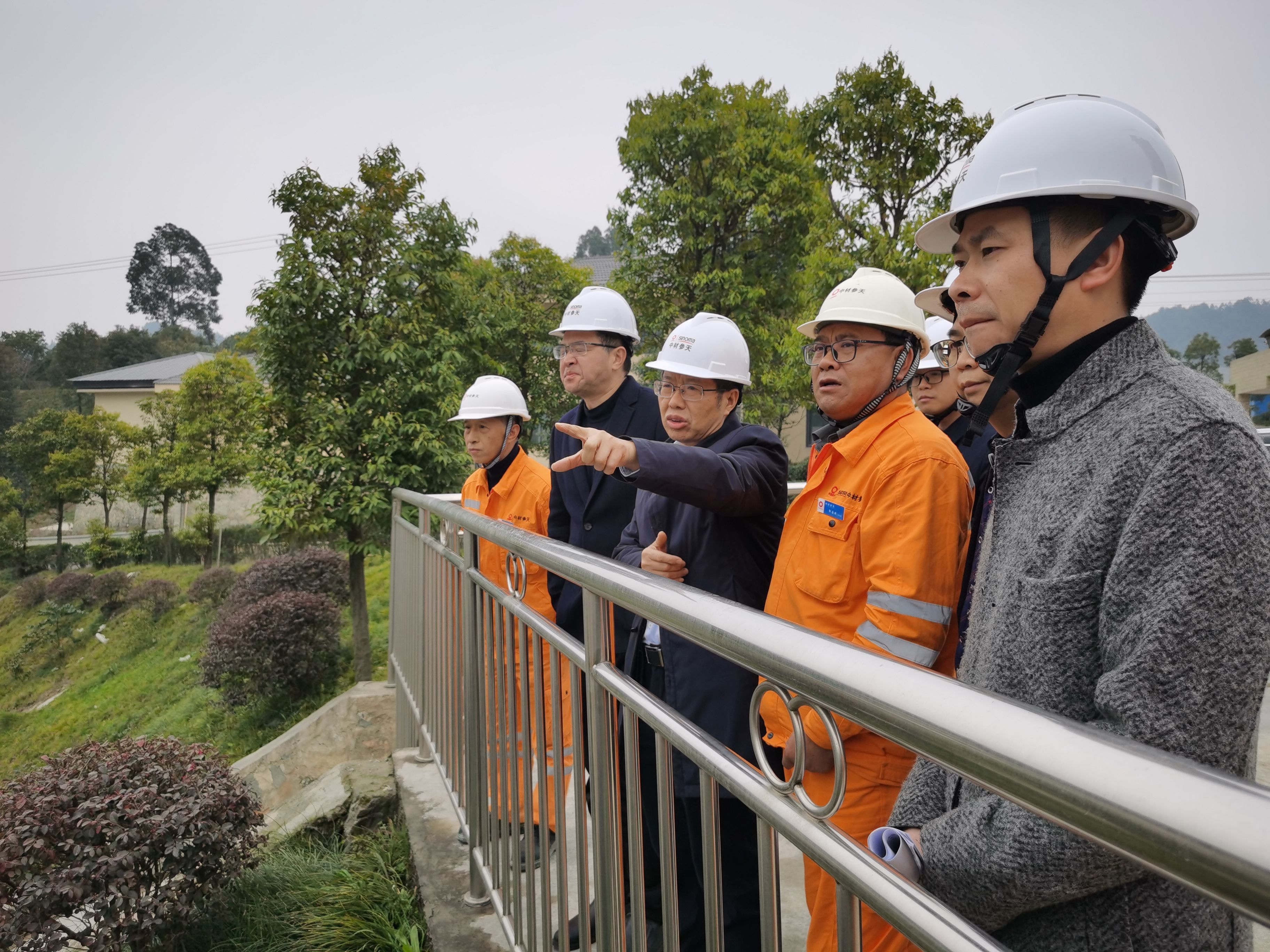 重慶市永川區(qū)副區(qū)長宋朝均一行到中材參天調(diào)研